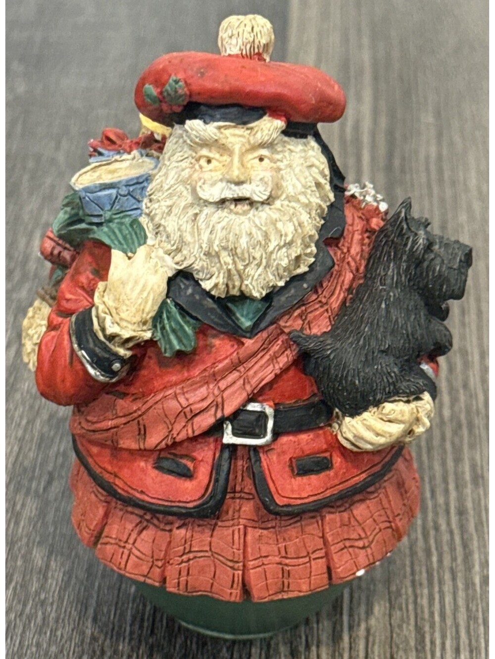 Heritage Santa Collection MacNicholas Roly Poly Santa 4 1/4" Scotland Highlands
